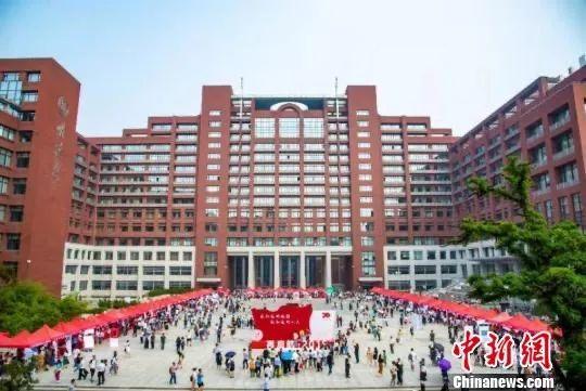 2024澳门正版资料免费大全,近一半“双一流”大学发布开放政策  第2张