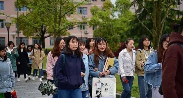 澳门王中王开奖结果一下子_人民大学教授：在大学看到了中小学激烈竞争的后果