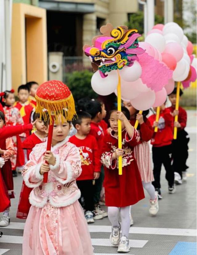 新澳门天天开奖资料大全最新54期_广州黄埔区中小学幼儿园热闹开学