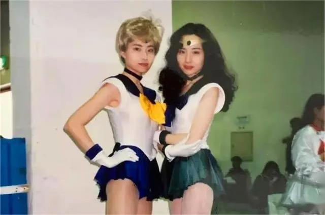 澳门4949资料正版免费大全_穿越时空：1995年Cosplay什么样？无美颜滤镜的美少女着实惊艳  第1张