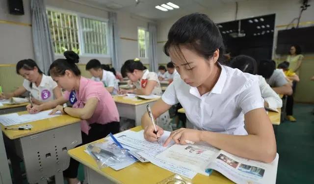 澳门王中王一肖一特一中,中小学老师工资或迎上调，部分地区将着手实施，获得多数教师赞同  第4张