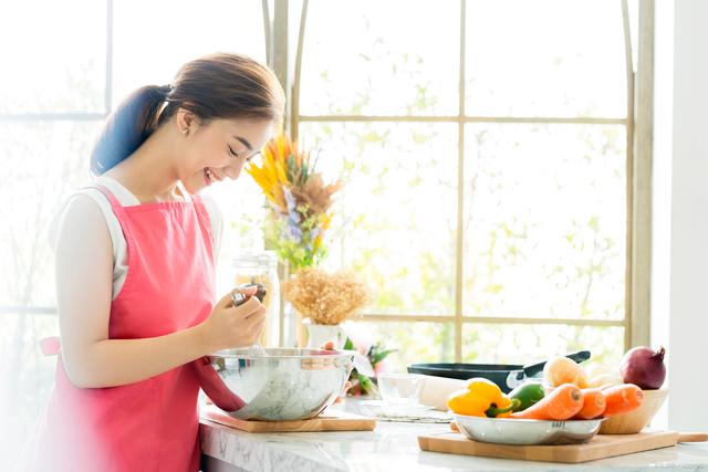 新澳2024年精准资料32期,揭秘健康饮食奥秘，营养平衡让你活力四溢  第2张