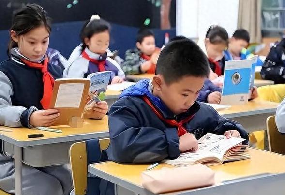 2024新澳门的资料大全_中小学变革：2024年“全面调整”？家长开心，老师难以接受