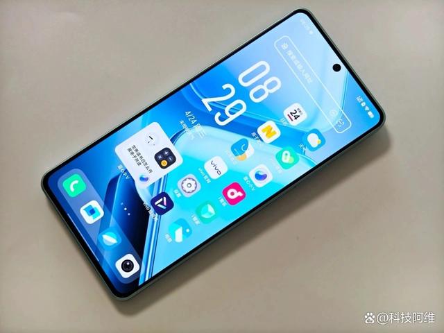 2024年新澳门正版资料_首销1分钟打破销量纪录，6000mAh+骁龙8sGen3，如今才卖1665元  第1张