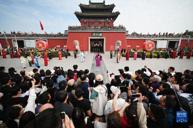 新澳资料免费精准_假期旅游热 祖国山河美