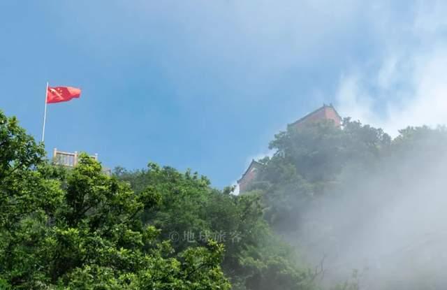 一码一肖开奖结果_武当山为何能成为中国最赚钱的山？带三岁萌娃登山去一探究竟  第7张