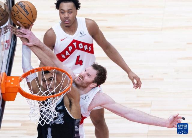 二四六香港资料期期准_篮球——NBA常规赛：猛龙不敌马刺