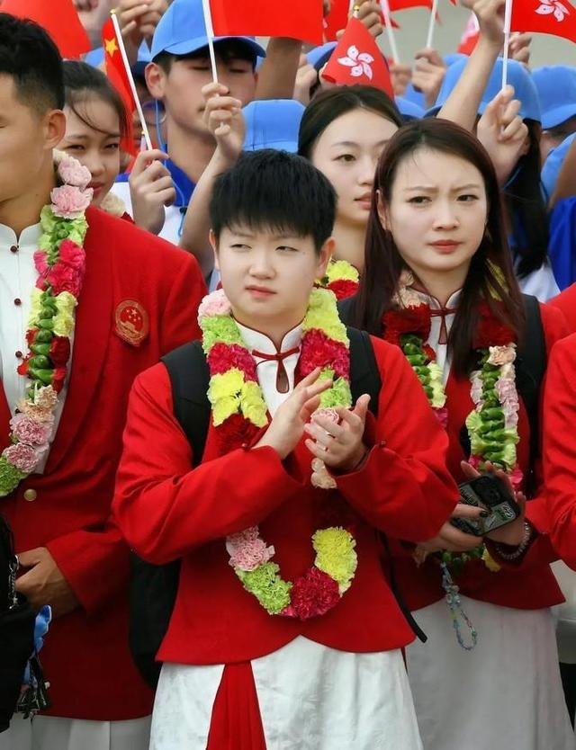 澳彩精准资料今晚期期准_国乒香港之行震撼全城：新星涌现，战术革新，乒坛未来归属成谜  第4张