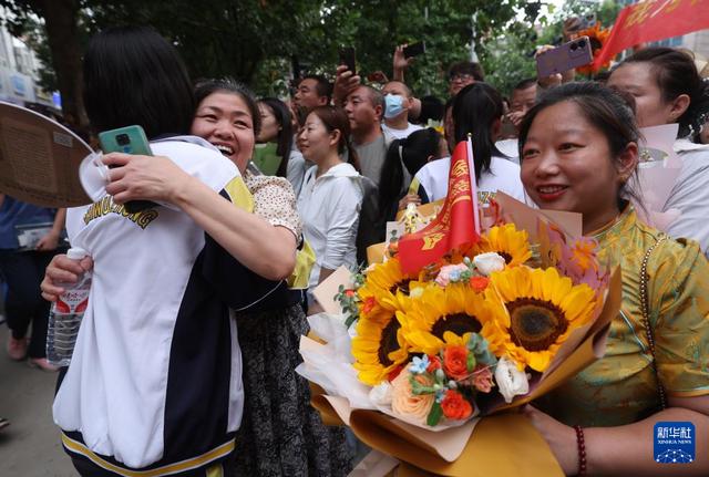 香港最新正版四不像_全国部分地区高考结束  第14张