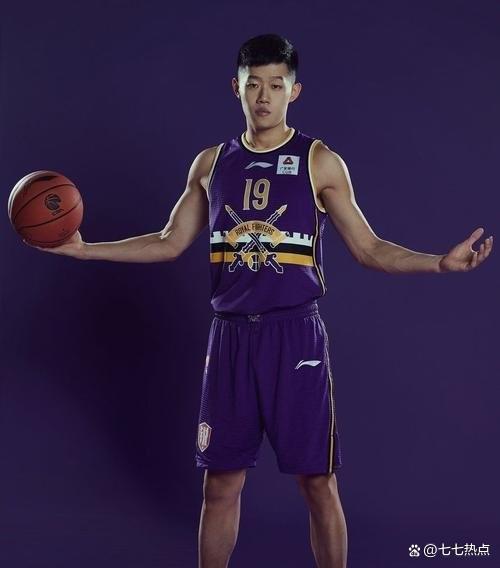 新澳门2024年资料大全管家婆,赛季报销！5年2.08亿顶薪！NBA历史首人，终究还是湖人扛下了所有