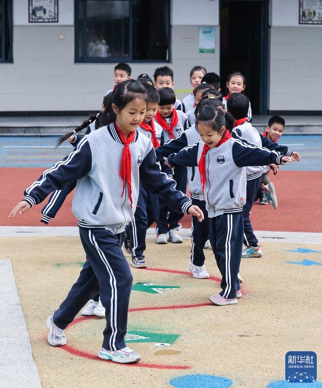 管家一肖一码资料大全_浙江湖州：多举措保障中小学“课间十分钟”  第4张