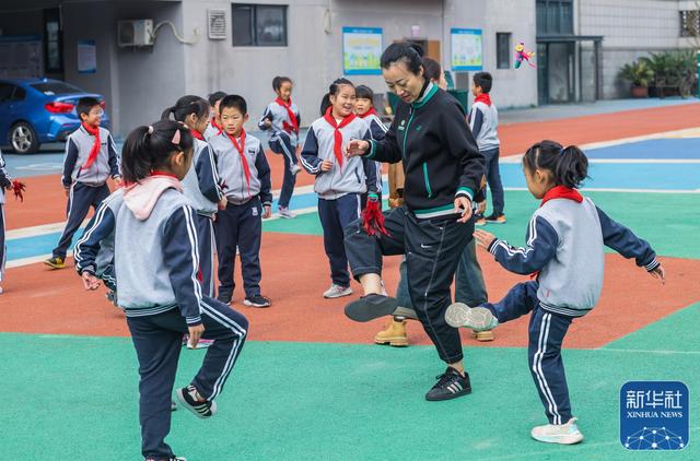 管家一肖一码资料大全_浙江湖州：多举措保障中小学“课间十分钟”  第7张