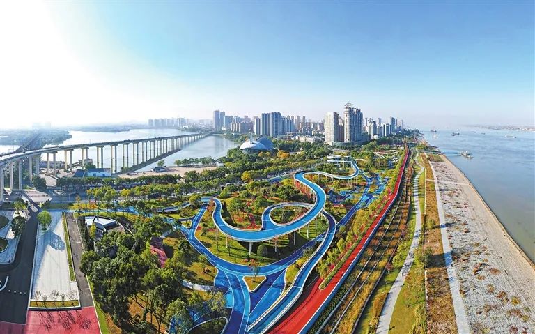 2024白小姐一肖一码今晚开奖,市融媒体中心推出“坚定不移沿着习近平总书记指引的方向奋勇前进——走在前、勇争先、善作为”大型系列专题访谈，今日聚焦的专题是……  第9张