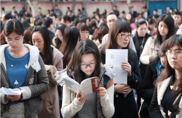 白小姐一肖中白小姐开奖记录_“考公”和“考研”同时录取，选择哪一个更好？学生的答案很一致  第5张