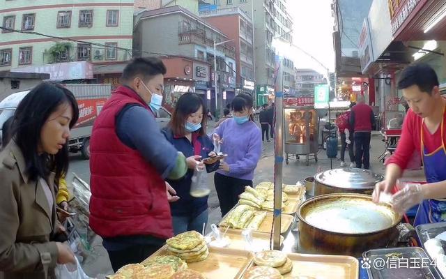 四肖三肖必开期期准精准,十年推摆摊车买车又买房：互联网时代年轻人实现财富梦想的新思路  第5张