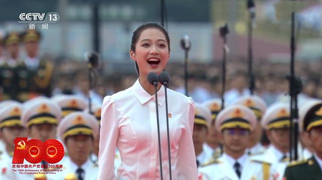 马会香港7777788888_新生代的五位东方卫视主持人闪亮登场，有颜值实力，散发青春魅力  第3张