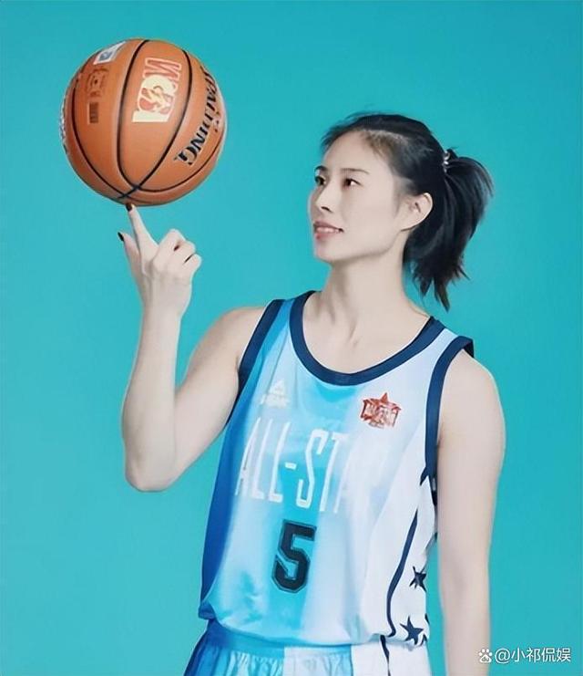 澳门最准四不像2024,女篮最伟大五大球星：李梦韩旭竟全部落选，王思雨仅排第五名  第5张