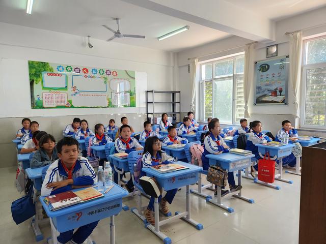 新奥门资料大全免费新鼬_新起点，梦想启动：全国多地中小学迎来开学  第1张