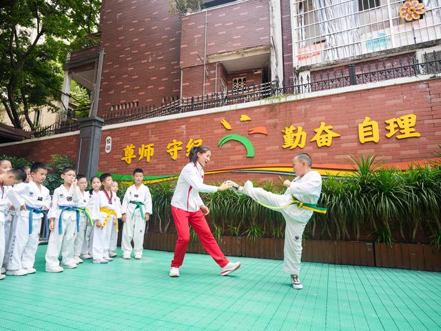 新奥门资料大全免费新鼬_新起点，梦想启动：全国多地中小学迎来开学  第2张