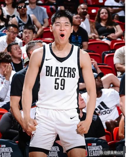 新澳精准预测精准版_男篮大突破！00后成第7位NBA签约球员！  第4张