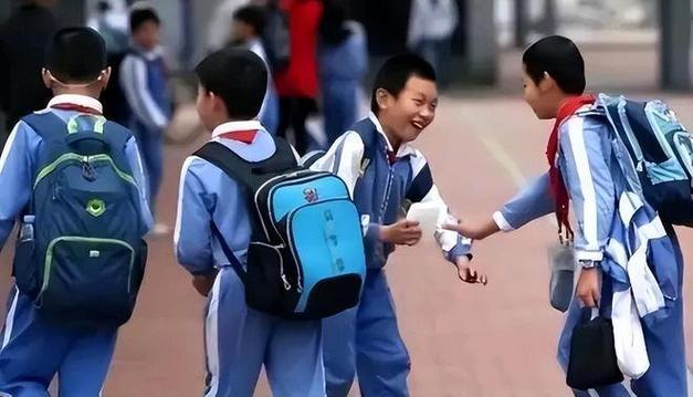 2024新澳门天天开好彩大全,好通知！中小学上学时间或“延后”，学生开心，家长可以放心了  第5张