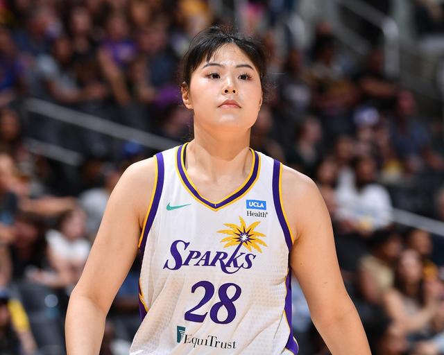 澳门六开彩天天开奖结果生肖卡,李月汝：告别WNBA，聚焦WCBA，未来或以养老身份回归  第3张