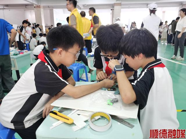 2024澳门正版资料正版,小小科学家大展身手！科技运动会很精彩  第5张